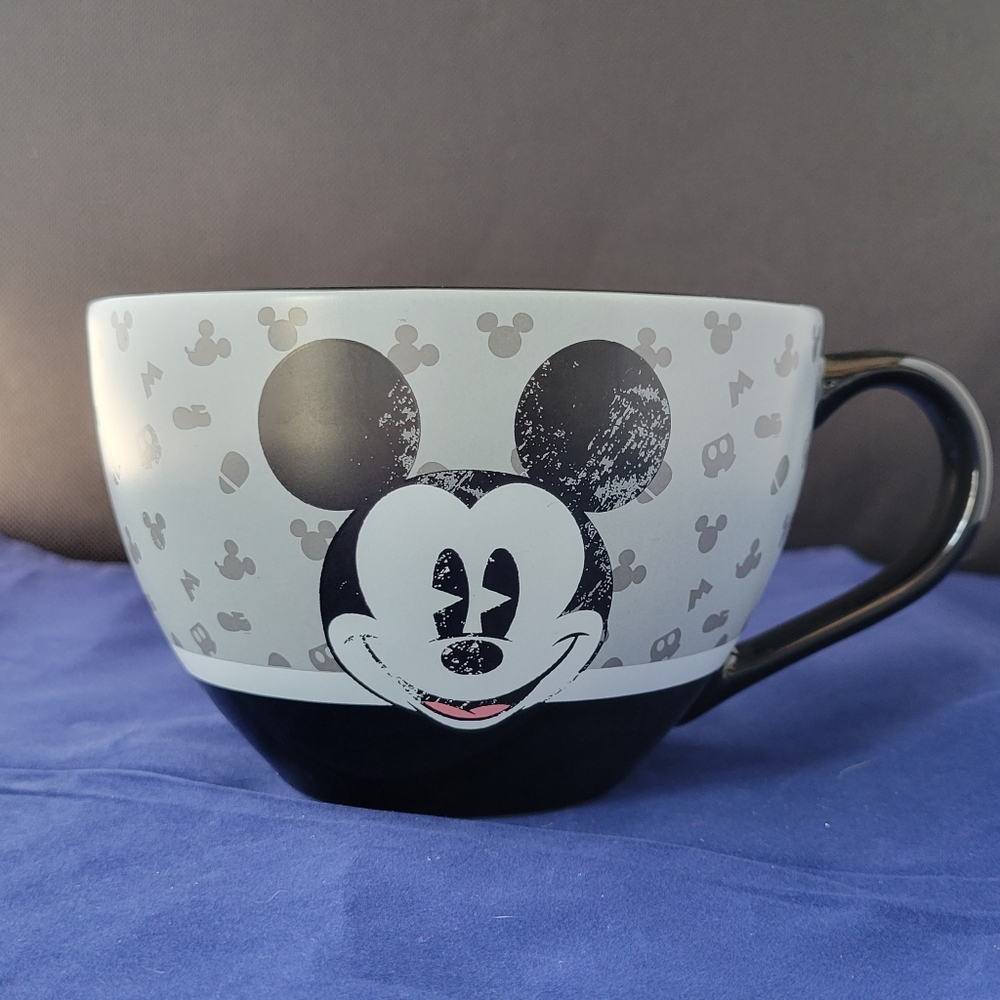 NWOT Disney Store Mickey Mouse Mug /Cup Soup Cup Size Unisex